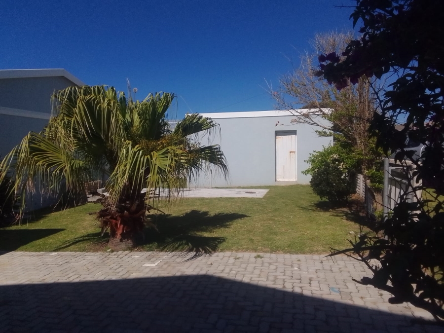 To Let 3 Bedroom Property for Rent in Kidds Beach Eastern Cape